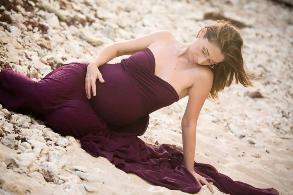 Photos de grossesse sur la plage en Guadeloupe
