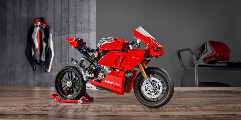 La moto Ducati Panigale V4 R de chez LEGO Technic