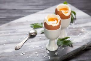 Oeuf à la coque enceinte