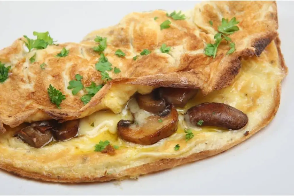 Omelette aux champignons à consommer avec précaution enceinte