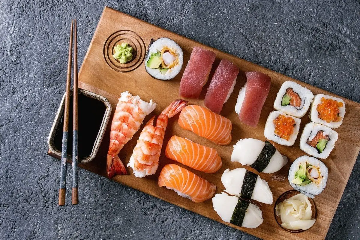 Menu japonais à base de sushis