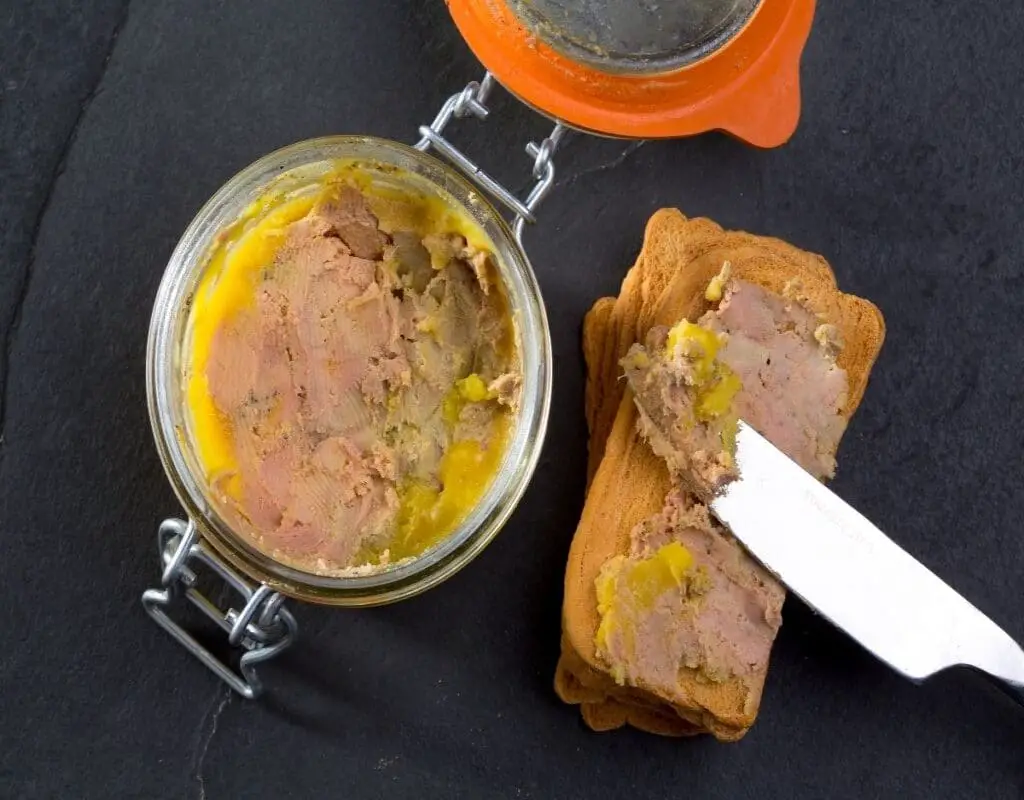 Le foie gras stérilisé vendu en bocal convient aux femmes enceintes