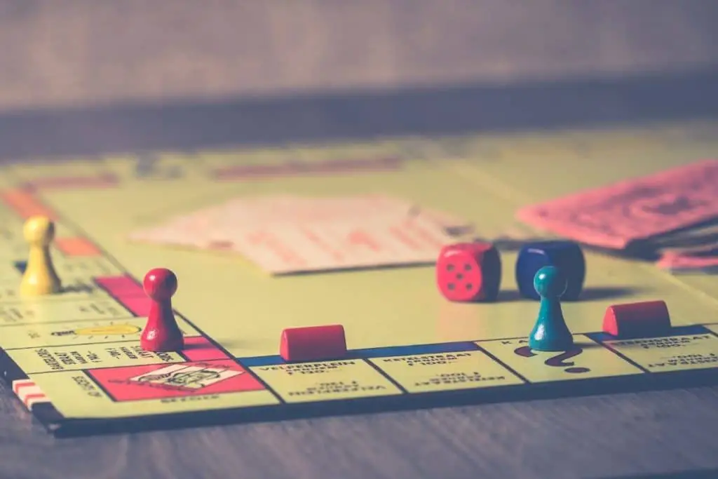 Le monopoly, un des jeux de sociétés pour jouer en famille parmi les plus célèbres