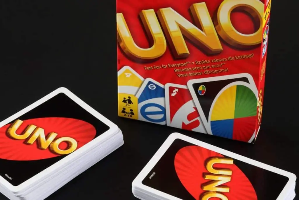 Le Uno, un jeu de société idéal pour jouer avec de jeunes enfants