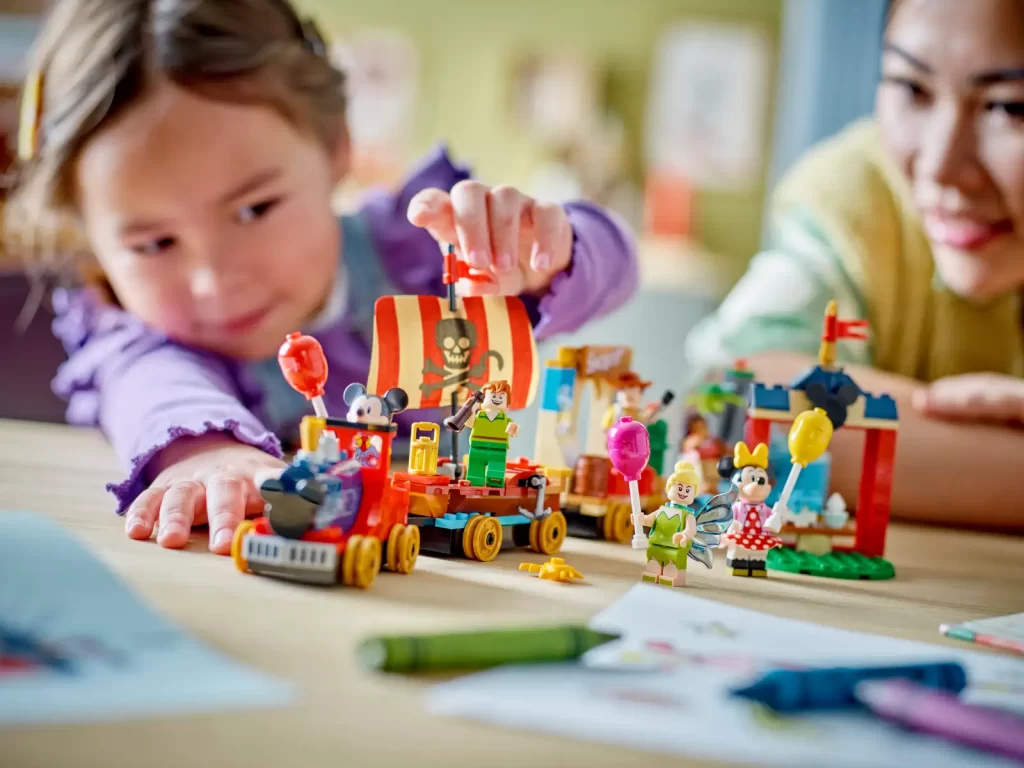 Lego Train en fête de Disney : notre choix préféré de LEGO Thématique
